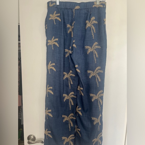 Palm Print Embroidered Wide-Leg Denim-look Pants . - Picture 3 of 6